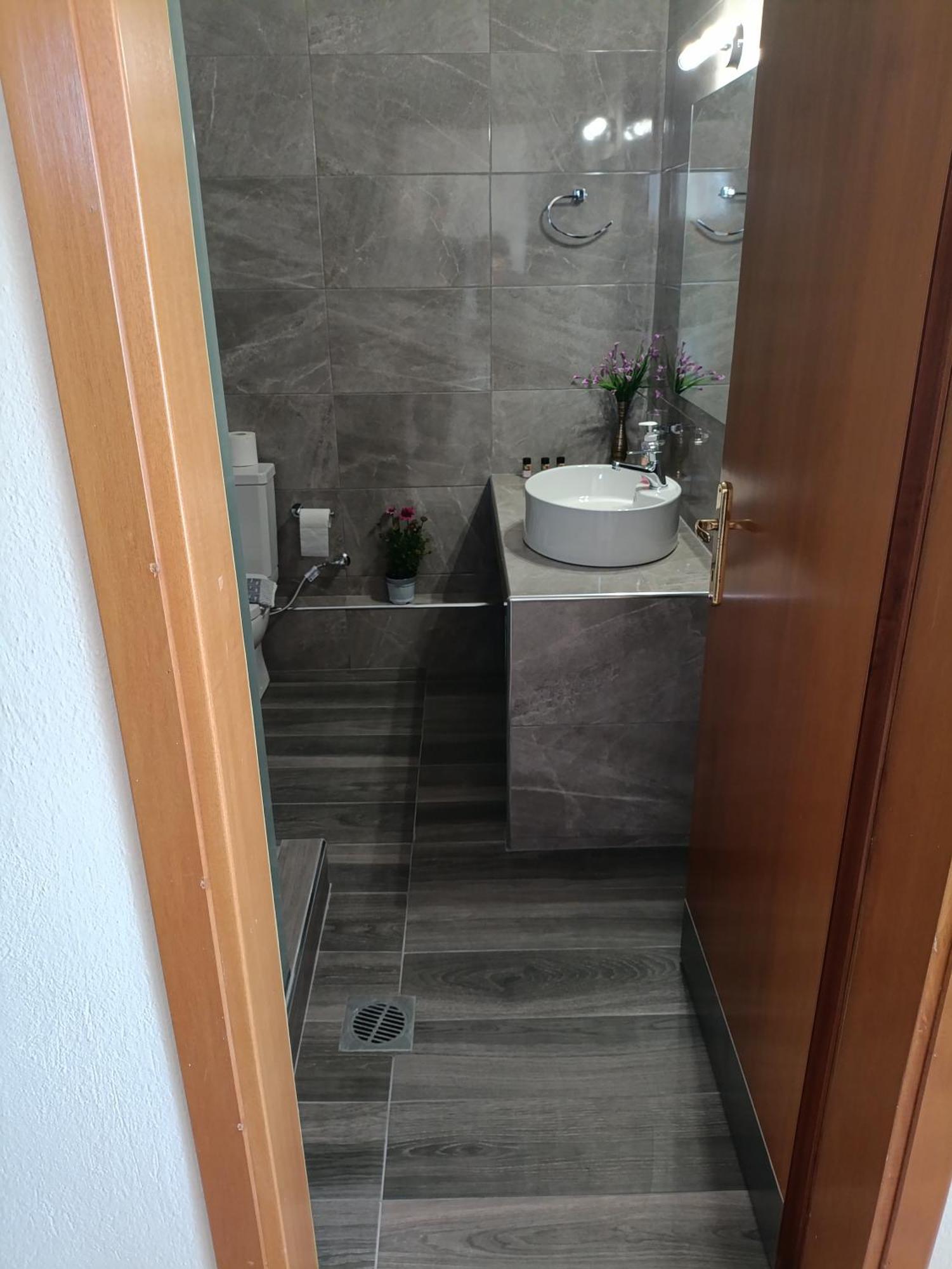 Verginia Studios Korinos Bagian luar foto