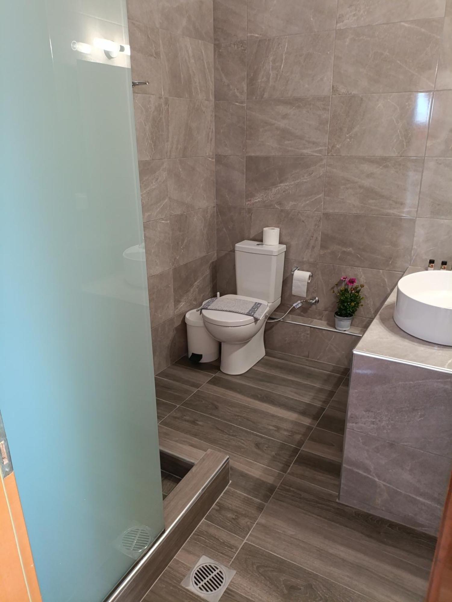 Verginia Studios Korinos Bagian luar foto